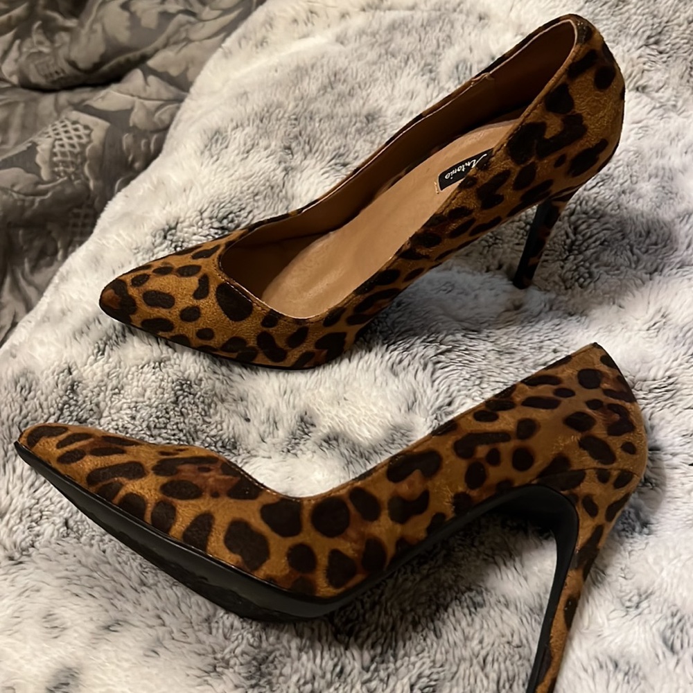 Cheetah print heels - Picture 2 of 4